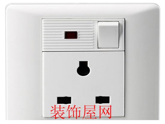 可来博和公牛插座哪个更好 可来博和公牛插座哪个更好